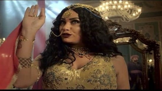 مشهد من فيلم الفيل الأزرق 2